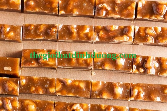 Cách làm kẹo caramel quả óc chó hương vị siro phong