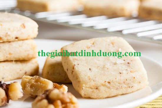 Cách làm bánh quả óc chó ngào đường