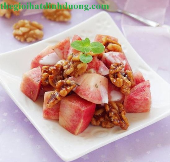  Cách làm salad đào với hạt óc chó cực nhanh chóng đơn giản cho bữa cơm gia đình thêm ngon miệng.